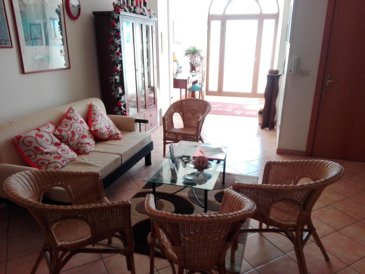 코쿠몰라 Li Pusciai B&B 외부 사진
